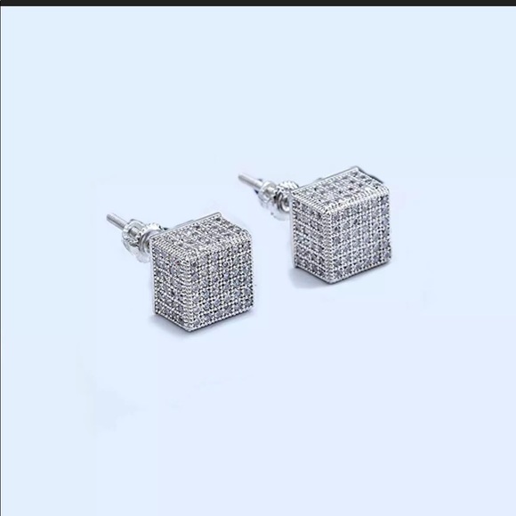 2 Carat Round in18K White Gold Plated Stud Earring - Picture 2 of 4